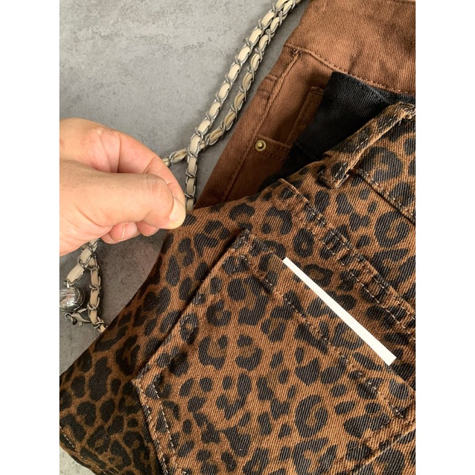 Double-button fashionable fashionable leopard print spicy girl denim shorts female fall new Slim stretch versatile hot pants Double-button fashionable fashionable leopard print spicy girl denim shorts female fall new Slim stretch versatile hot pants