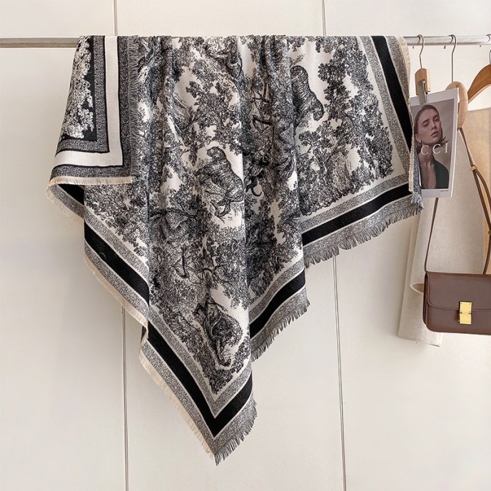 Autumn and winter new temperament high-end animal vacation wind warm scarf fashionable versatile large square scarf shawl Autumn and winter new temperament high-end animal vacation wind warm scarf fashionable versatile large square scarf shawl