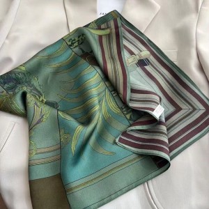 Spring and Autumn Square Scarf Women Simple Vintage Printed Neck Towel Satin Color Blocking Silk Scarf