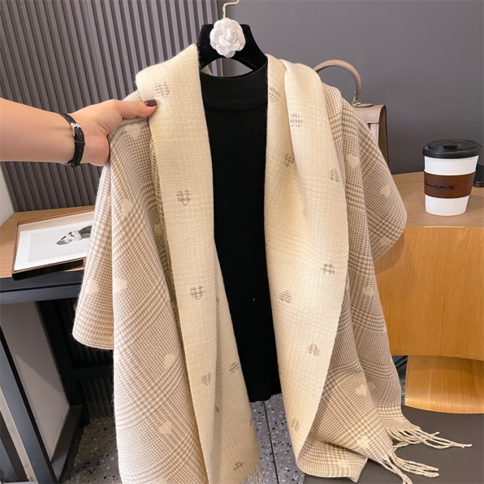 2025 fall and winter new love bird's nest scarf fashion wild thickened warm two-sided shawl 2025 fall and winter new love bird's nest scarf fashion wild thickened warm two-sided shawl
