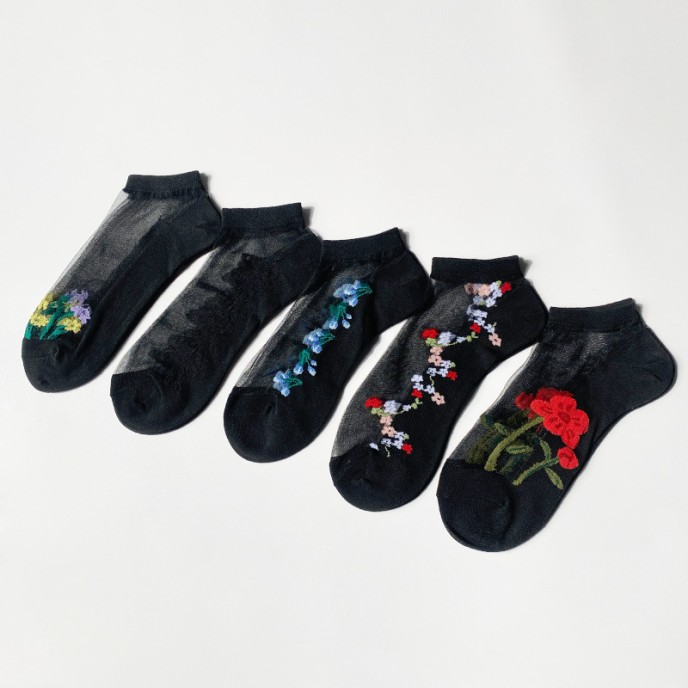 Ladies short tube crystal stockings spring and summer thin embroidered glass stockings non-slip socks Ladies short tube crystal stockings spring and summer thin embroidered glass stockings non-slip socks