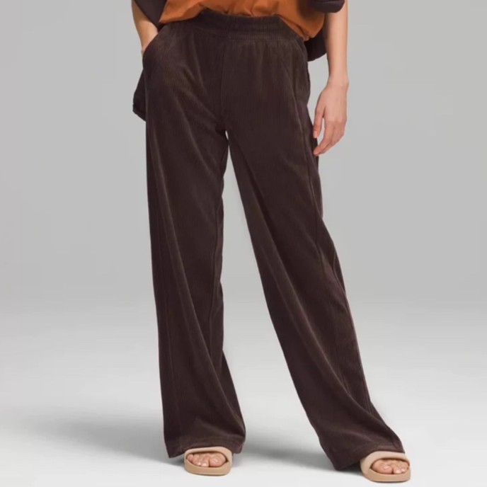 New fall and winter corduroy loose flat alternate casual yoga pants flared pants mid-waist wide leg pants New fall and winter corduroy loose flat alternate casual yoga pants flared pants mid-waist wide leg pants