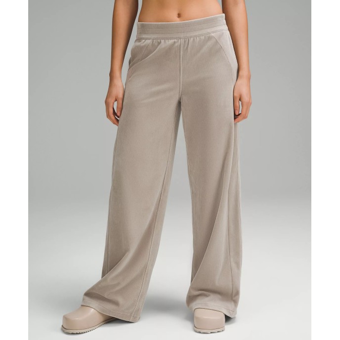 New fall and winter corduroy loose flat alternate casual yoga pants flared pants mid-waist wide leg pants New fall and winter corduroy loose flat alternate casual yoga pants flared pants mid-waist wide leg pants