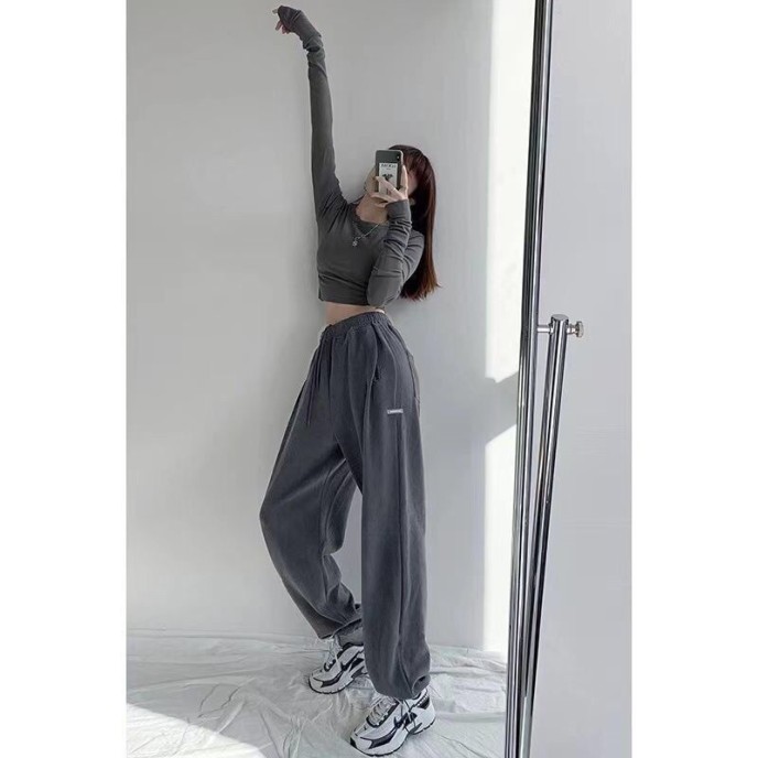 Loose sweatpants women's casual girdle pants autumn and winter gray high-waisted straight underpants Loose sweatpants women's casual girdle pants autumn and winter gray high-waisted straight underpants