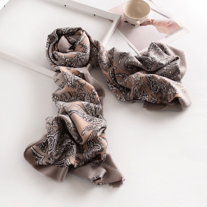 Ethnic style color matching scarf for women's artistic and retro printed imitation cashmere shawl scarf Ethnic style color matching scarf for women's artistic and retro printed imitation cashmere shawl scarf
