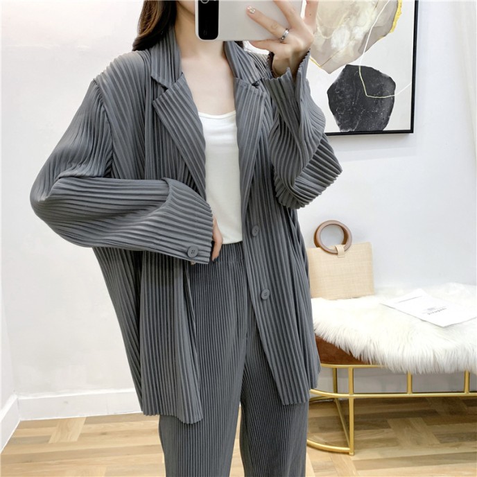 Autumn and winter new products with loose temperament, oversized long sleeved pleated suit jacket for women Autumn and winter new products with loose temperament, oversized long sleeved pleated suit jacket for women