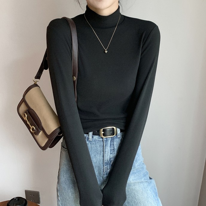 New round neck, fall and winter half-high neck German fleece bottoming shirt female internal padded thickened black and white in the collar warm clothes New round neck, fall and winter half-high neck German fleece bottoming shirt female internal padded thickened black and white in the collar warm clothes