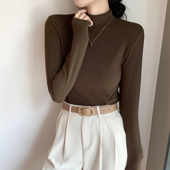 New round neck, fall and winter half-high neck German fleece bottoming shirt female internal padded thickened black and white in the collar warm clothes New round neck, fall and winter half-high neck German fleece bottoming shirt female internal padded thickened black and white in the collar warm clothes